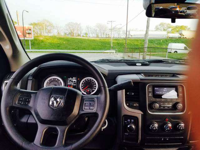 2014 RAM Ram Pickup 1500 4x4 Express 4dr Crew Cab 5.5 ft. SB Pickup